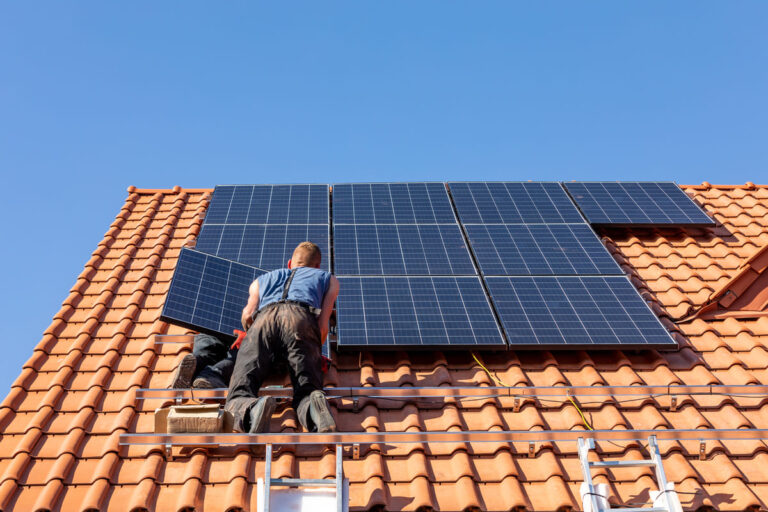 Installation de panneaux solaires : à quelles subventions prétendre ?